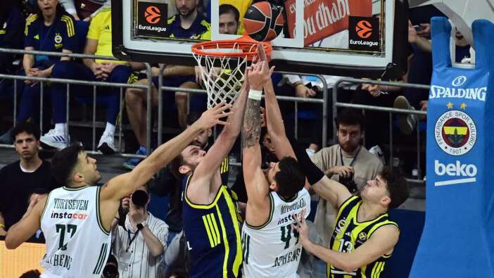 Fenerbahçe Beko Panathinaikos'a diş geçiremedi, galibiyet serisi sona erdi (Fenerbahçe Beko 77 - 81 Panathinaikos AKTOR | Maçın özeti)
