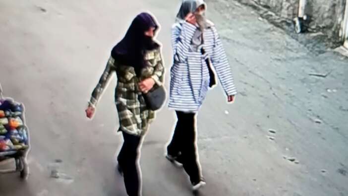 Adana’da akılalmaz hırsızlık! Anne–kız eşarpla girip 670 bin liralık altın çaldı
