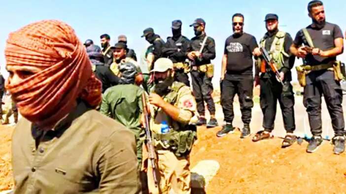 Suriye’de dengeleri sarsan kopuş: 4 bin 500 kişilik Suvvar Rakka Grubu PKK-SDG’den ayrıldı, Şam’a bağlılığını ilan etti!