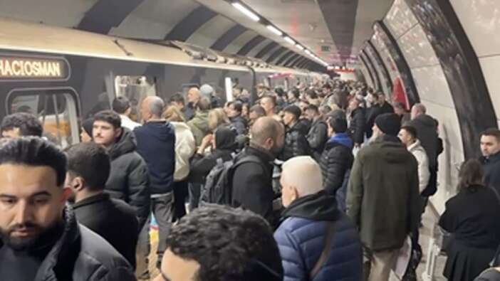 İstanbul'da metro seferlerinde aksama!