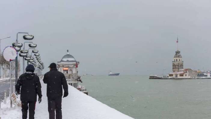 Hafta sonu planları değişecek! Valilik alarm verdi: İstanbul'da lapa lapa kar yağacak