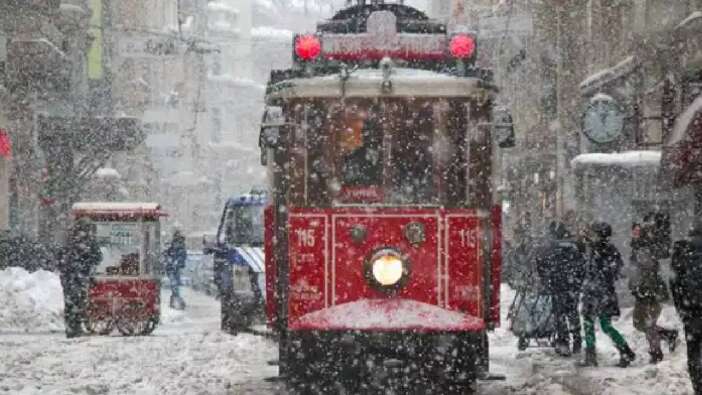 Yeni yıla bembeyaz gireceğiz! İstanbul’a kar geliyor: Meteoroloji tarih verdi: İşte o zaman aralığı