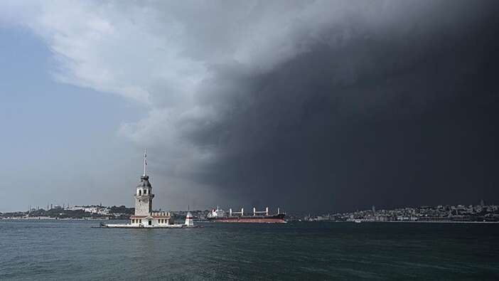 Uyarılar peş peşe geldi! İstanbul'da fırtına alarmı