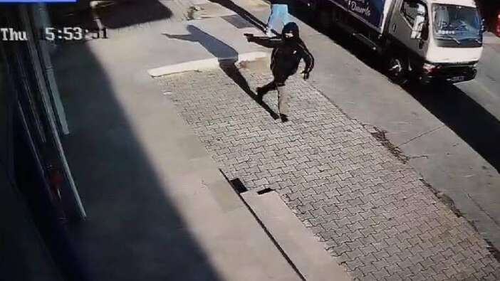 Kim durduracak? Arnavutköy’de 14 yaşındaki çocuk zincir markete ateş açtı