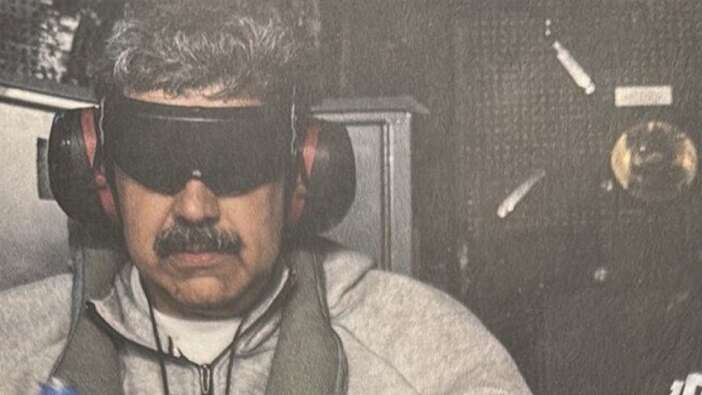 Maduro ve eşi yatak odasından sürüklenerek çıkarıldı