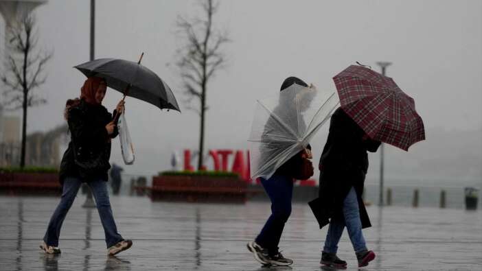 Meteorolojiden sağanak ve fırtına uyarısı