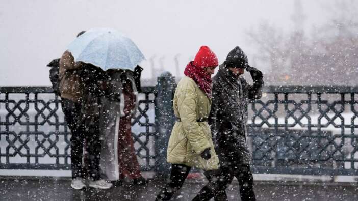 İstanbul’a kar duvarı geliyor! Meteoroloji’den korkutan uyarı: Kış geri dönüyor şehirler kilitlenecek