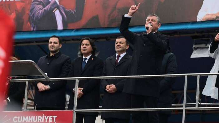 Özgür Özel: Ak Parti yağmur yağmasın diye dua ediyor