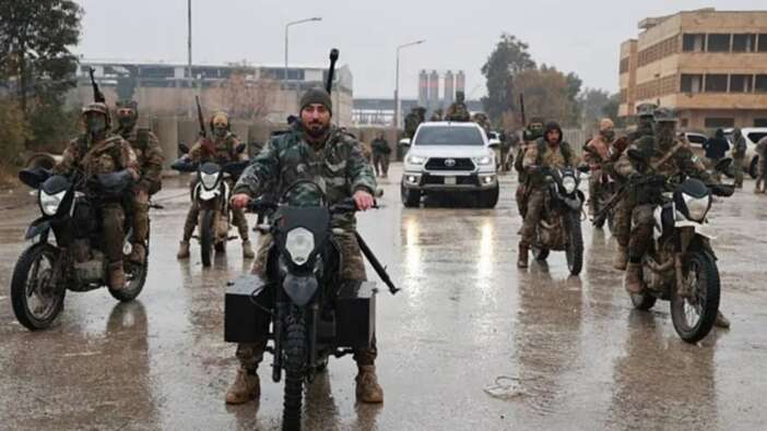 Fırat'ın batısında saha değişti! YPG/SDG geri çekilirken Suriye Ordusu Deyr Hafir'e ilk birlikleriyle girdi!