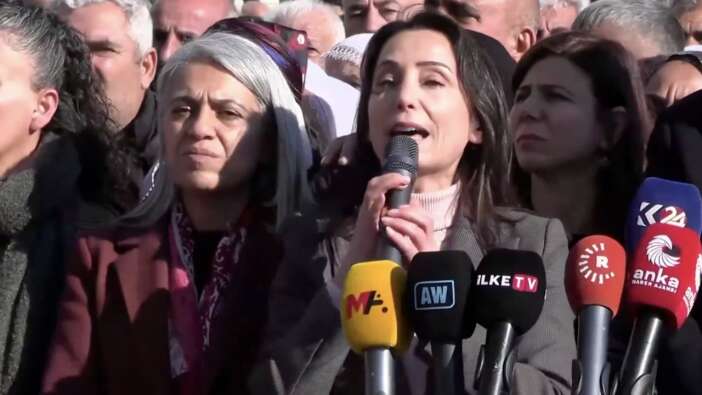 DEM'in ayarları bozuldu: YPG'ye destek yürüyüşünde Erdoğan'ı hedef aldılar!