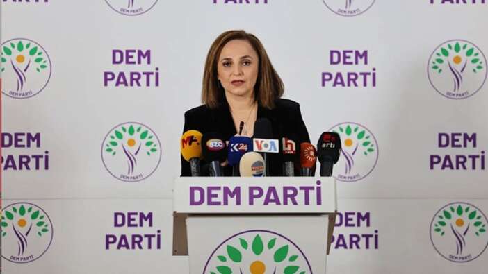 DEM Parti'den bayrak açıklaması: Bizleri derinden üzmüştür