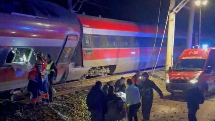 İspanya'da tren kazası: 1 kişi öldü, 20 kişi yaralandı