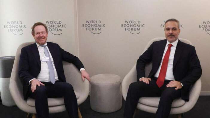 Hakan Fidan Hollandalı mevkidaşı ile Davos'ta görüştü