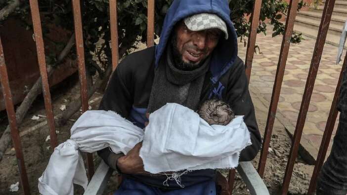 Bu acının tarifi yok! Gazze açlık ve dondurucu soğuğa terk edildi: Günahsız bir bebek daha hayattan koparıldı