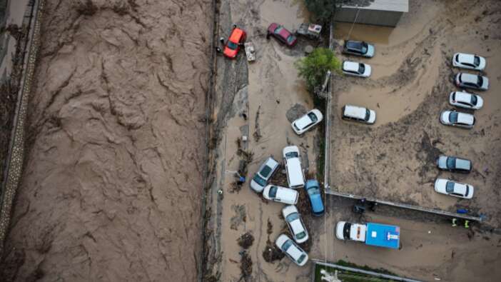 Mersin sular altında! Sel felaketinden korkunç görüntüler geliyor: Dereler taştı, araçlar sulara gömüldü...
