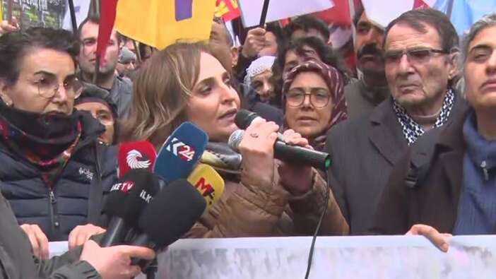 DEM Parti’den Rojava’ya destek yürüyüşü! Suriye’de sona gelen örgütün cenaze namazı için mi toplandınız?