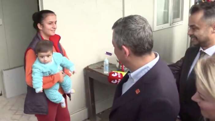 Osmaniye'de ucuz tiyatro... Özgür Özel'in mağduriyet tiyatrosu elinde patladı! "AFAD bizi çıkarıyor" diyen kadının mal varlığı şoke etti!