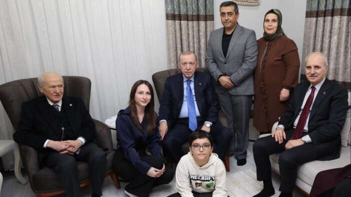 Cumhurbaşkanı Erdoğan, Osmaniye'de depremzede aileyi ziyaret etti