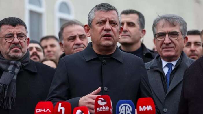 Vay be diyeceksiniz: 200 çöp konteyneri! Özgür Özel CHP'nin deprem bölgesindeki faaliyetlerini anlattı