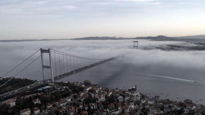 İstanbul Boğazı'nda gemi trafiği askıya alındı