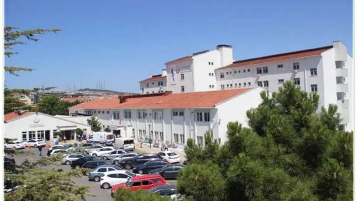 Ameliyat için hastalardan ek ücret talep ettiler! Üsküdar Devlet Hastanesi'nde rüşvet operasyonu: 2 doktor gözaltında