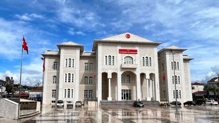 Muğla’da rüşvet soruşturması: Kaymakamın koruma polisi ve şoförü gözaltında