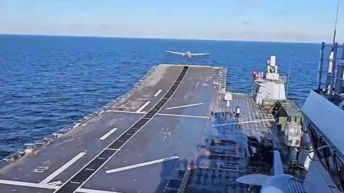 TCG Anadolu'dan havalandı: Bayraktar TB3'ten ilk NATO tatbikatında tam isabet!