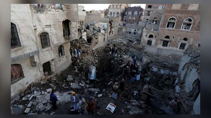 Suudi jetleri Yemen'in başkentini vurdu!
