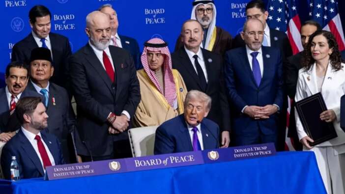 Trump'tan tarihi zirvede dünya liderlerine şok sözler! "Genç ve yakışıklı erkeklerden hoşlanmıyorum, kadınları seviyorum"