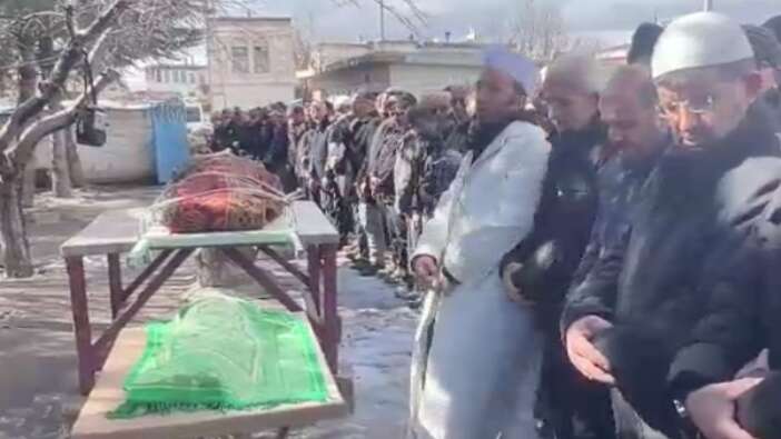 Nevşehir'de kardeşi, yeğeni ve yengesini kaybeden imam, namaz kıldırırken baygınlık geçirdi
