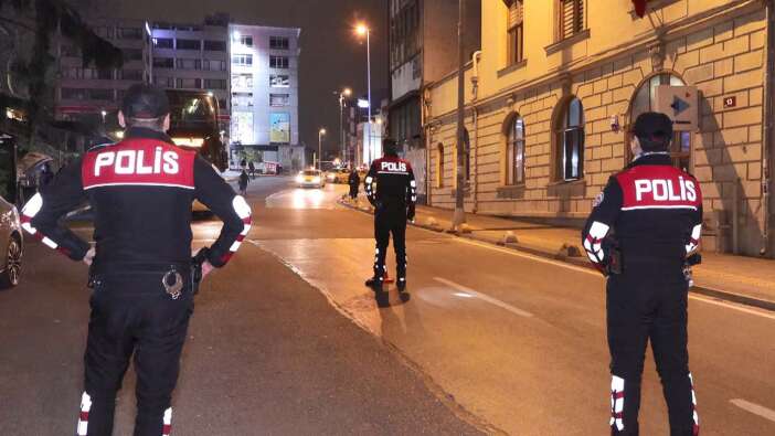 Helikopter destek verdi: İstanbul'da "huzur" için denetim