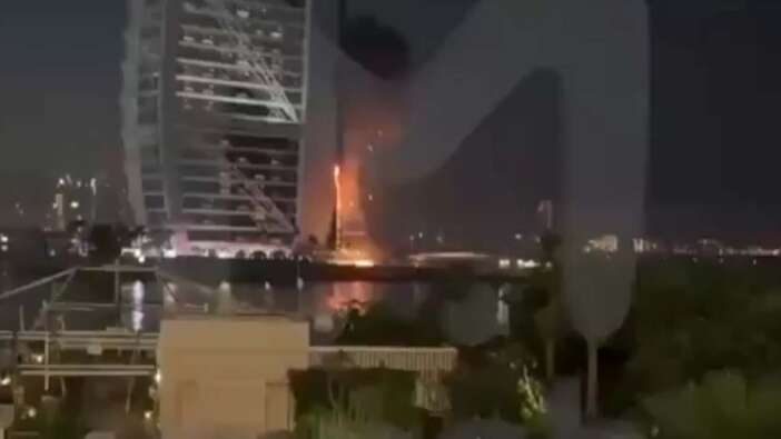 İran kamikaze dronları Burj el Arab'ı vurdu