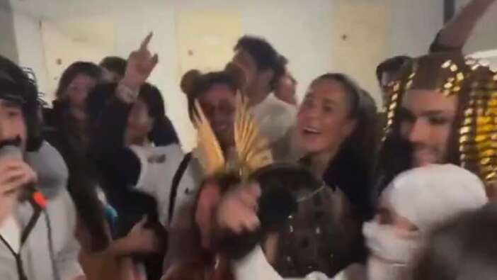 Dışarıda ne olduğu umurlarında bile değil! İsrail sığınaklarında ilginç görüntüler