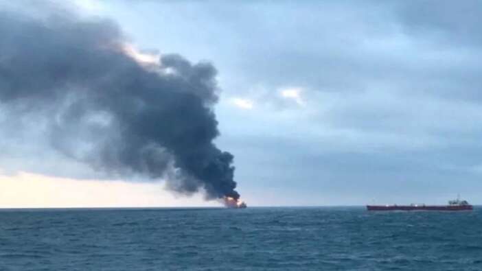 İran tankerleri mi hedef almaya başladı? Kuveyt açıklarındaki petrol tankerinde şüpheli patlama!