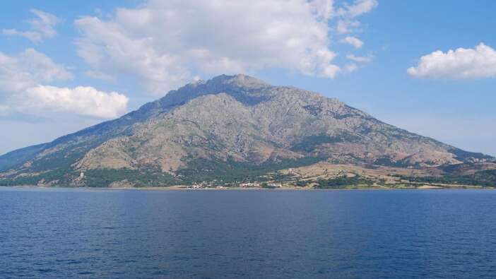Komşu ateşle oynuyor! Semadirek adasına da hava savunma sistemi kurdular