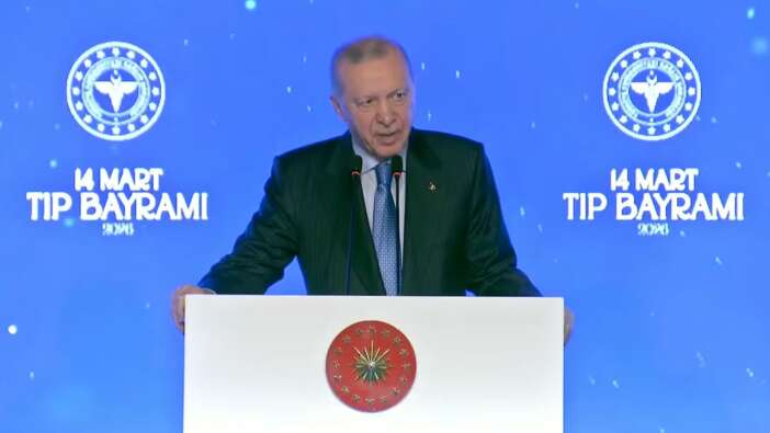 14 Mart Tıp Bayramı İftar Programı… Cumhurbaşkanı Recep Tayyip Erdoğan’dan muhalefete icraat tepkisi: "Yapılanları görmemekte ısrar edenler var"