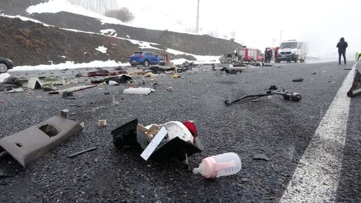Bitlis'teki kazada acı kayıp! 6 aylık bebek yaşam mücadelesini kaybetti