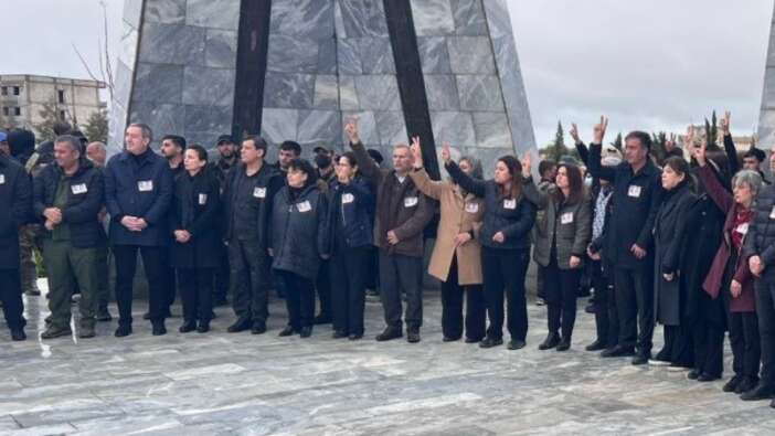 DEM Partililer Mazlum Abdi ile yan yana! Kobani'de Salih Müslim'in cenaze namazını birlikte kıldılar....