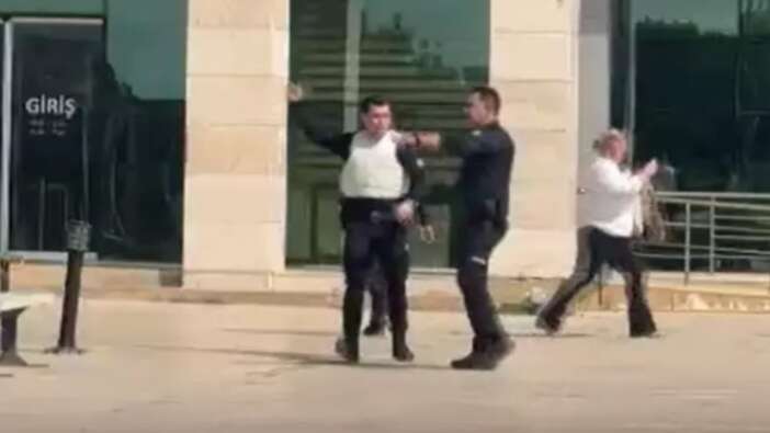 Antalya Kepez Kaymakamlık binasında rehine ve silah krizi! Özel harekat devrede...