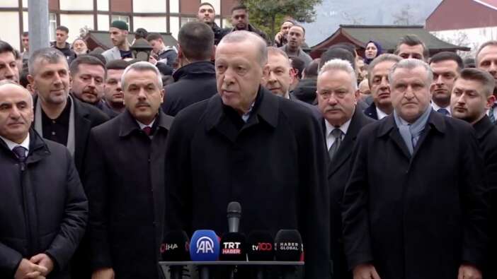 Cumhurbaşkanı Erdoğan baba ocağı Rize'de! Bayram namazı sonrası dünyaya seslendi: İsrail bu bedeli ödeyecek!