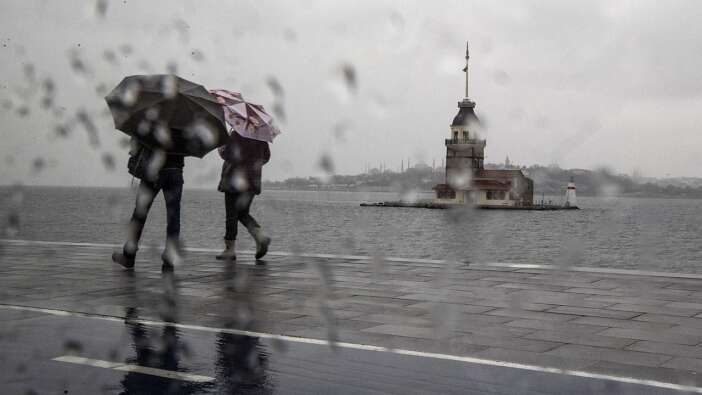 İstanbul'da yağış ne kadar sürecek? AKOM duyurdu: Megakent'te hafta boyu devam edecek...