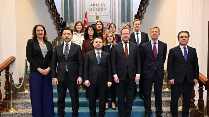 Adalet Bakanı Akın Gürlek'ten Hollandalı mevkidaşı Van Weel'e: "FETÖ'cü firarilerle şehit savcı Kiraz'ın katilini iade edin"