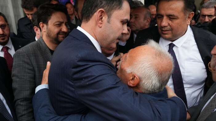 Şehidin vasiyeti yerine getirildi! Şehit babasından Murat Kurum'a anlamlı teşekkür