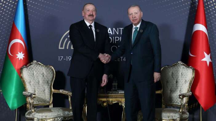 Antalya Diplomasi Forumu'nda kardeş buluşması: Cumhurbaşkanı Recep Tayyip Erdoğan, Azerbaycan Cumhurbaşkanı İlham Aliyev ile bir araya geldi