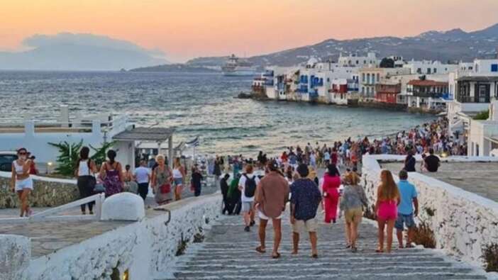 Yunanistan'a Türk turist akını! Türkler yarım milyar euro harcadı