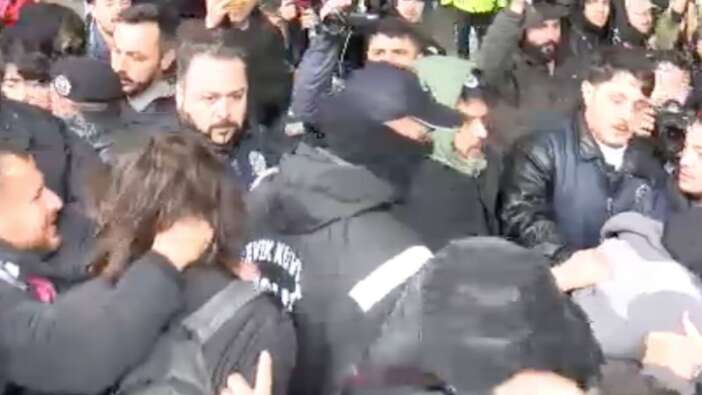 Mecidiyeköy'de izinsiz gösteri yapmaya çalıştılar! Polis müdahale etti: Gözaltına alındılar