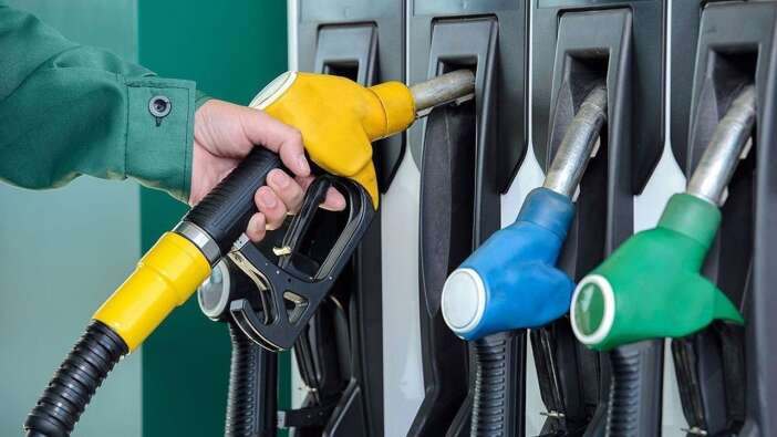 Araç sürücülerinin beklediği haber! Benzine indirim geliyor! İşte indirim tutarı...