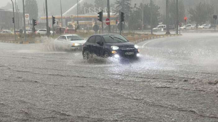 Meteoroloji uyardı: 36 ilde kuvvetli yağış bekleniyor