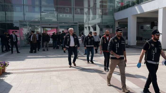 Yolsuzluk operasyonu! Tepebaşı Belediyesi'nde 60 kişiye gözaltı