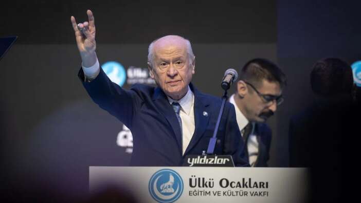 Devlet Bahçeli'ye altın kurt başlı tuğ hediyesi! Altın kurt başlı tuğ hediyesi ne anlama geliyor?